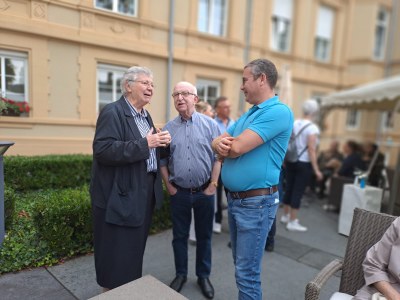 Sr Danièle avec le directeur et l'ex maire de Steinsel